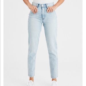 light wash mom jeans